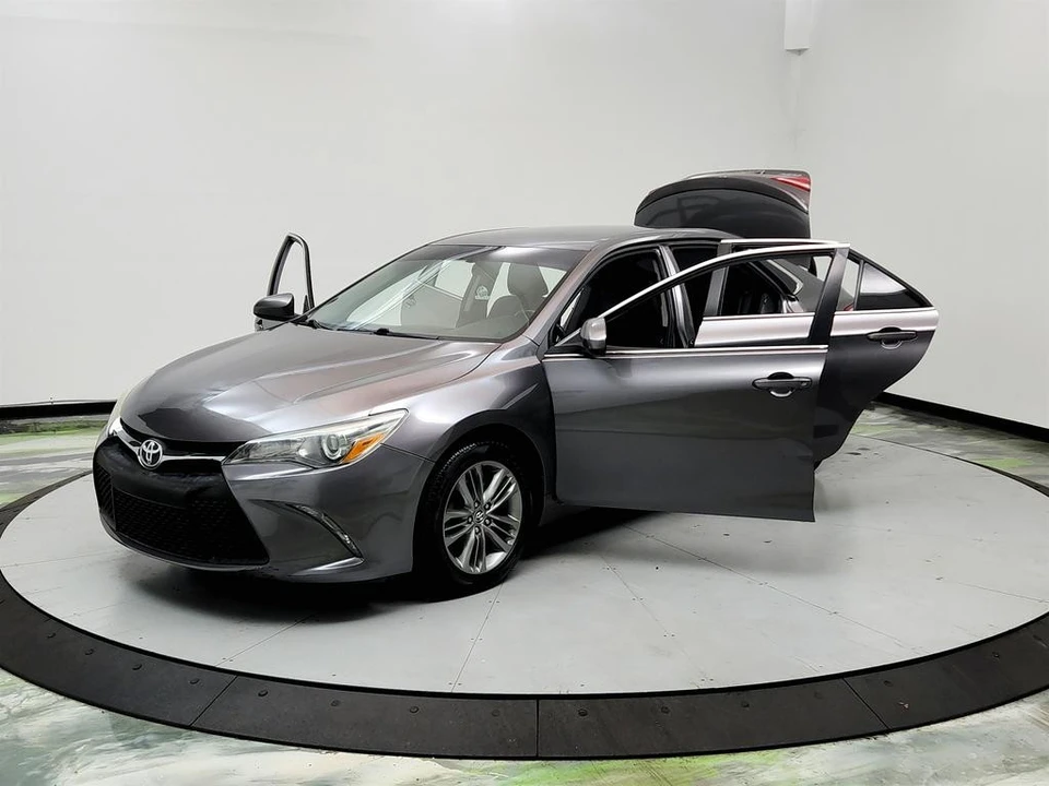 2016 Toyota Camry 7th Gen - Image 9 of 21