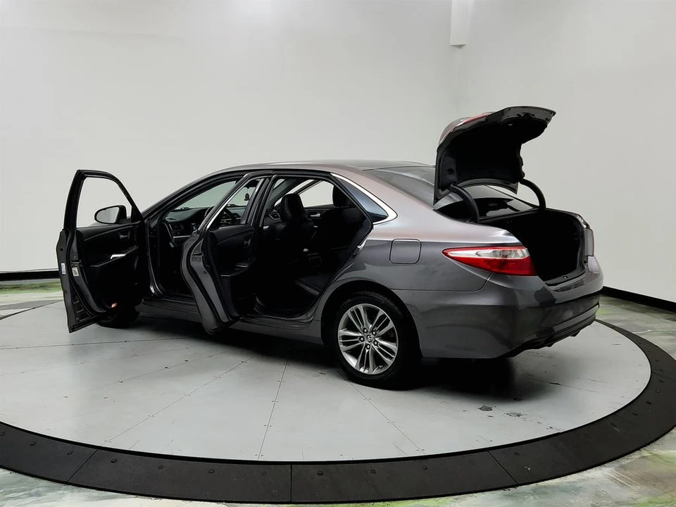 2016 Toyota Camry 7th Gen - Image 12 of 21