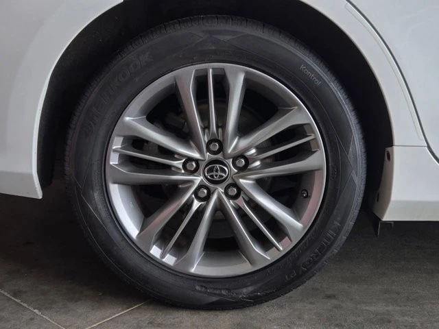 2016 Toyota Camry 7th Gen - Image 5 of 21