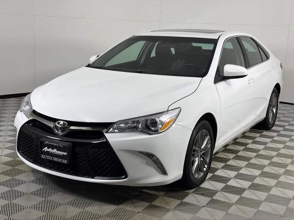 2016 Toyota Camry 7th Gen - Image 9 of 12