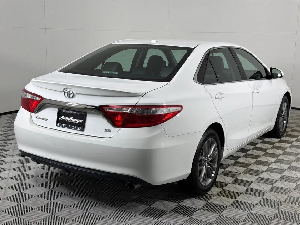 2016 Toyota Camry 7th Gen - Image 5 of 12