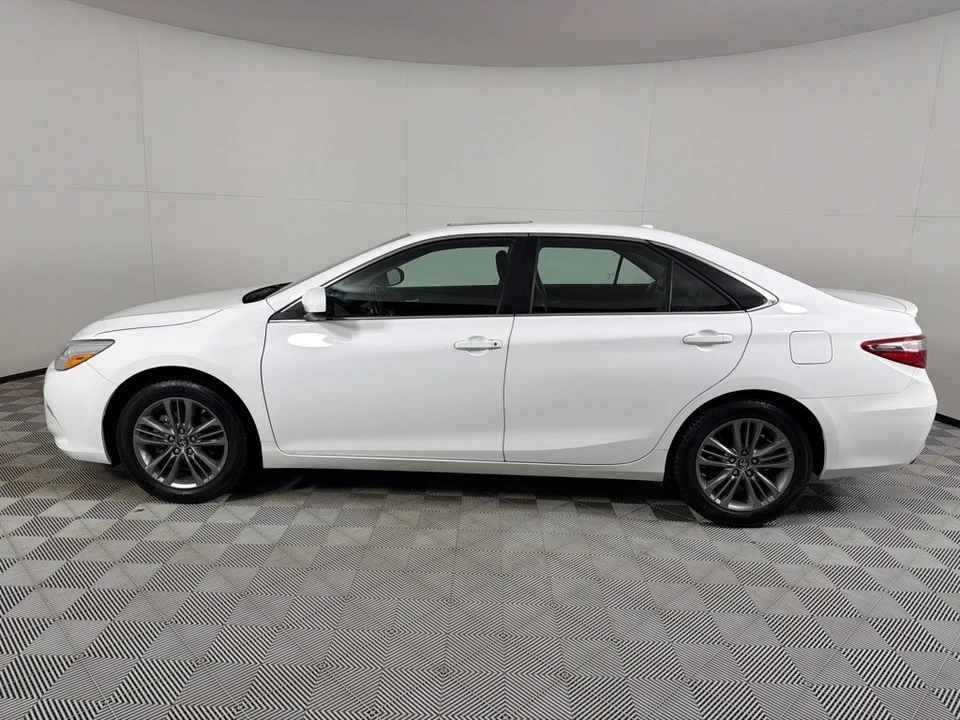 2016 Toyota Camry 7th Gen - Image 7 of 12