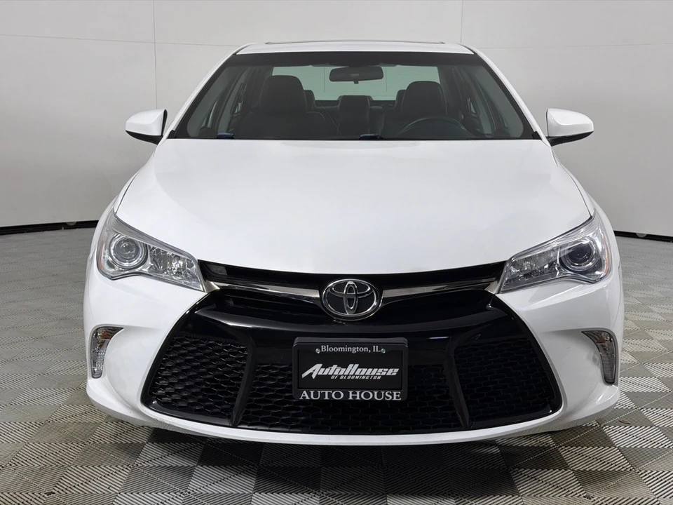 2016 Toyota Camry 7th Gen - Image 10 of 12