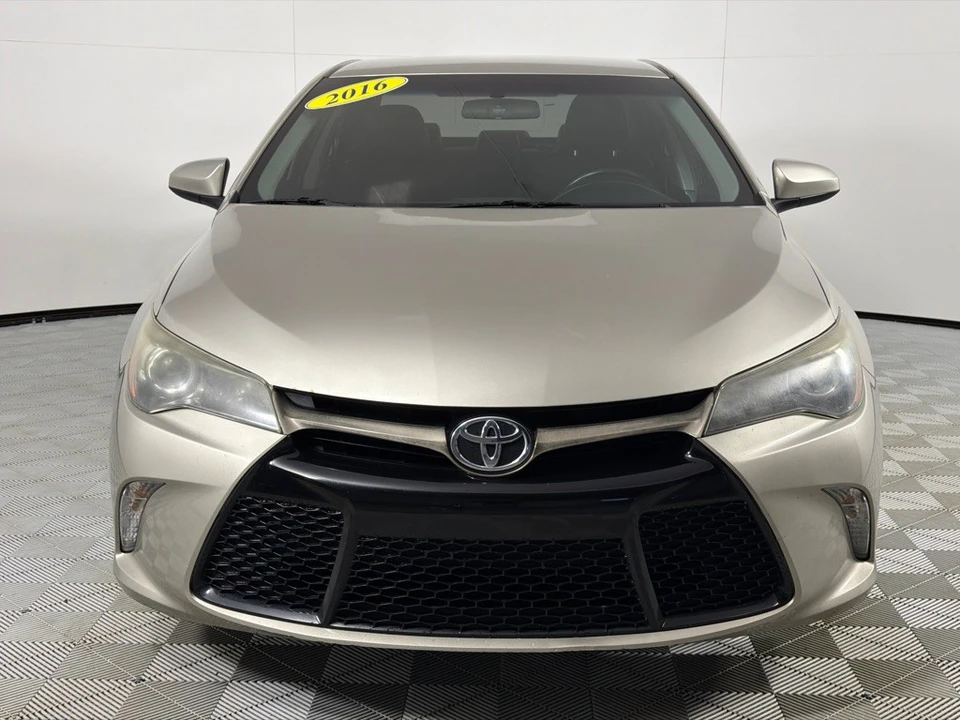 2016 Toyota Camry 7th Gen - Image 9 of 12