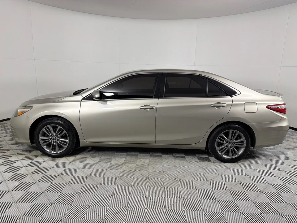 2016 Toyota Camry 7th Gen - Image 7 of 12