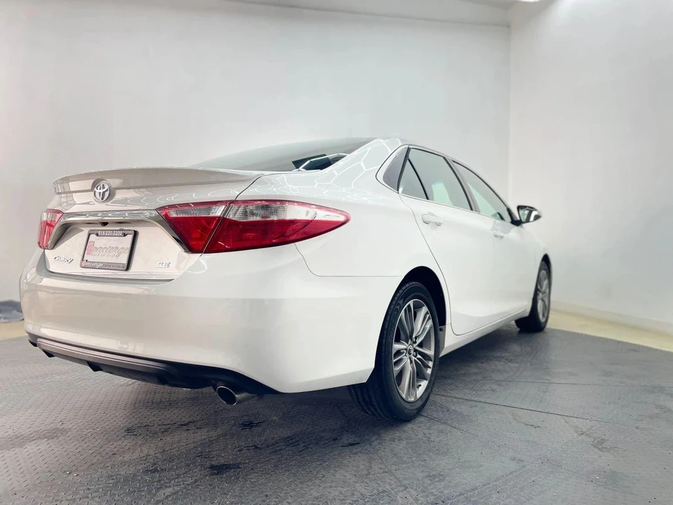2016 Toyota Camry 7th Gen - Image 4 of 31