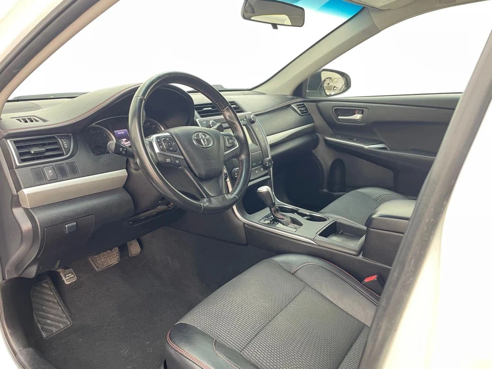 2016 Toyota Camry 7th Gen - Image 11 of 31