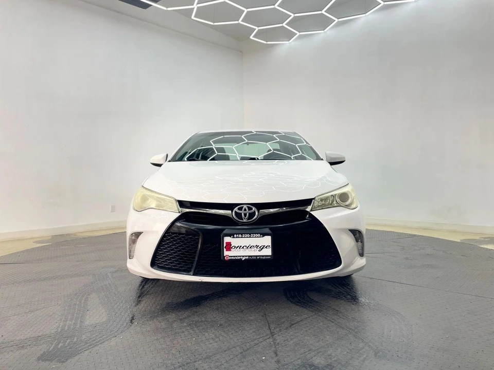 2016 Toyota Camry 7th Gen - Image 9 of 31