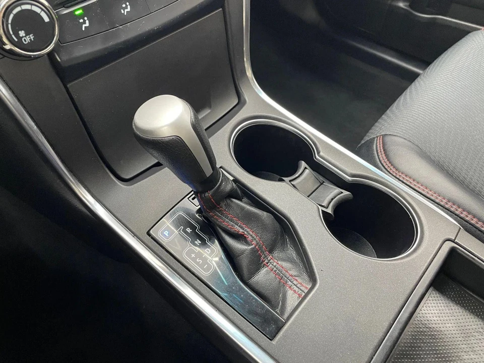 2016 Toyota Camry 7th Gen - Image 23 of 31