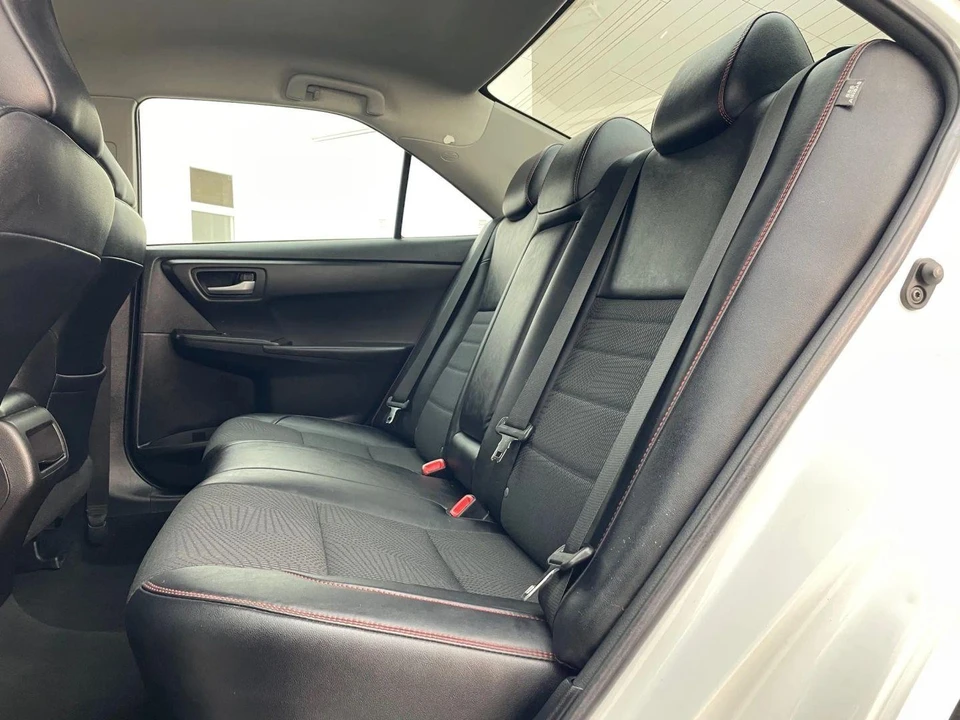 2016 Toyota Camry 7th Gen - Image 14 of 31