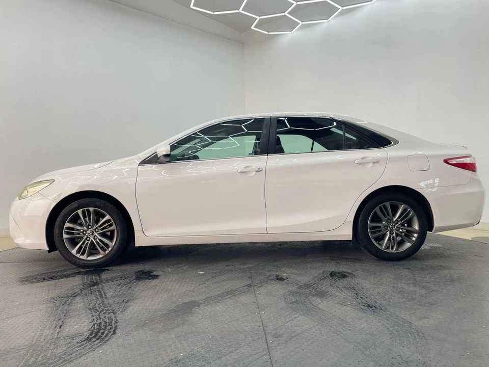 2016 Toyota Camry 7th Gen - Image 7 of 31