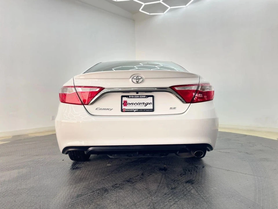 2016 Toyota Camry 7th Gen - Image 5 of 31