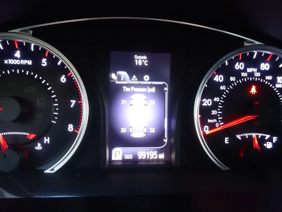 2016 Toyota Camry 7th Gen - Image 18 of 20