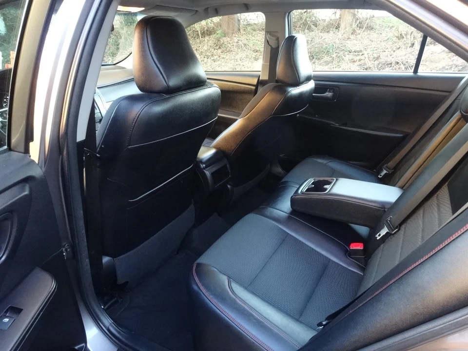 2016 Toyota Camry 7th Gen - Image 11 of 20