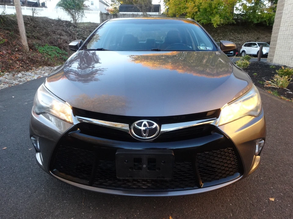 2016 Toyota Camry 7th Gen - Image 2 of 20