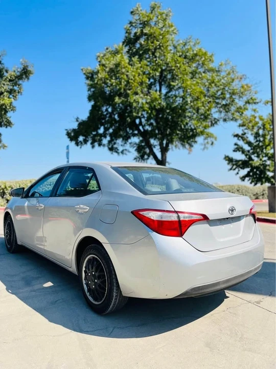 2016 Toyota Corolla 11th Gen - Image 4 of 8
