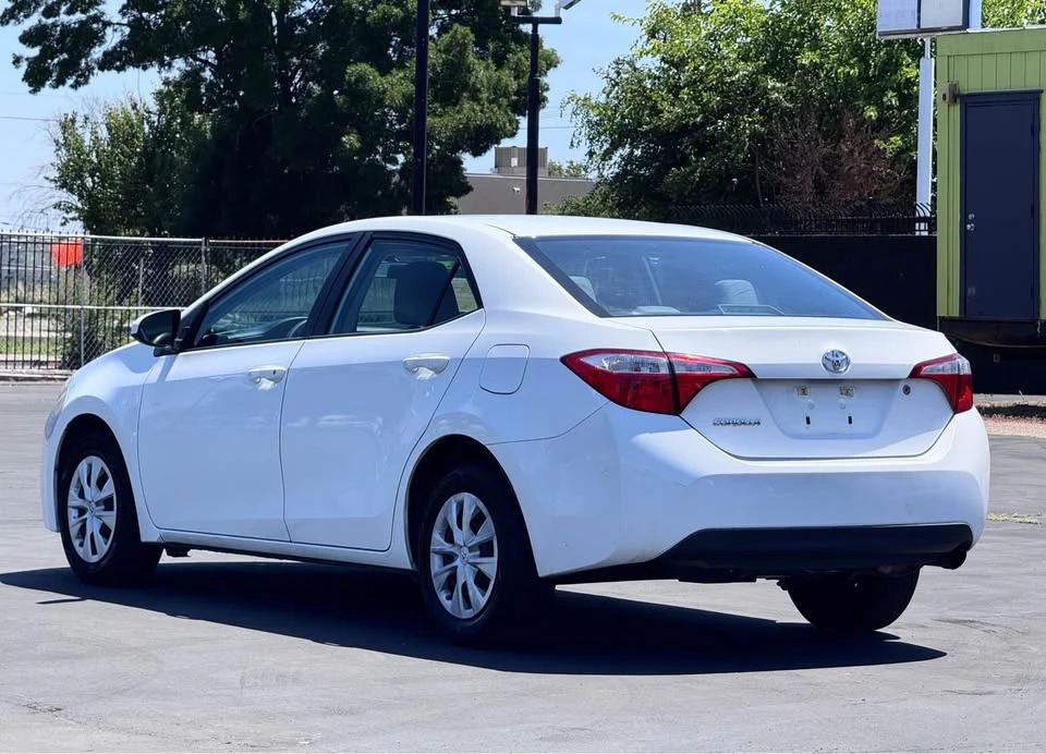 2016 Toyota Corolla 11th Gen - Image 6 of 18