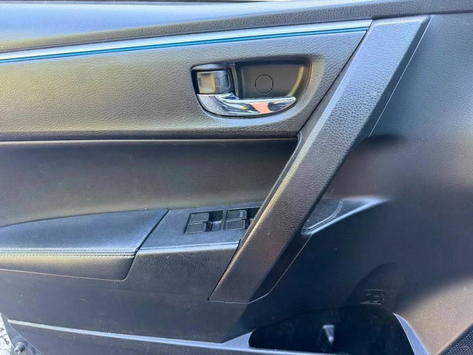 2016 Toyota Corolla 11th Gen - Image 15 of 18