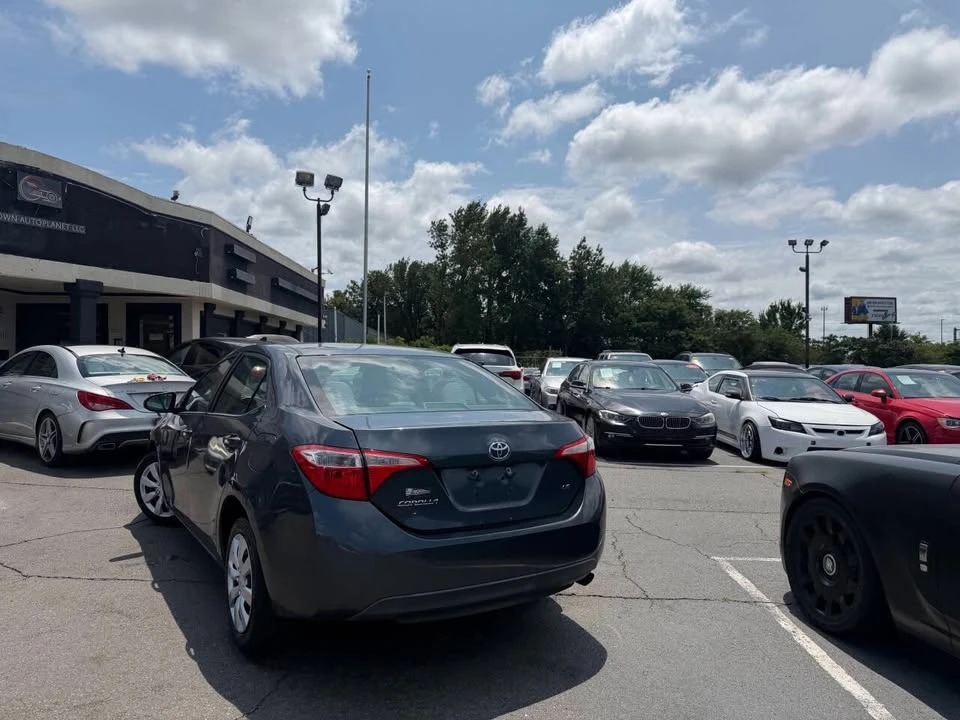 2016 Toyota Corolla 11th Gen - Image 9 of 18