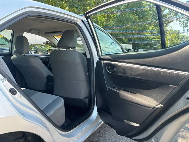 2016 Toyota Corolla 11th Gen - Image 9 of 12