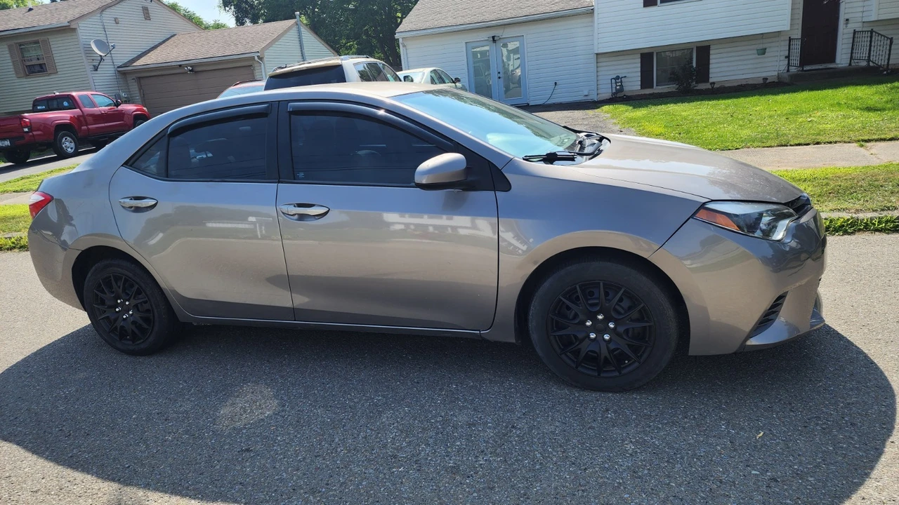 2016 Toyota Corolla 11th Gen - Image 4 of 21