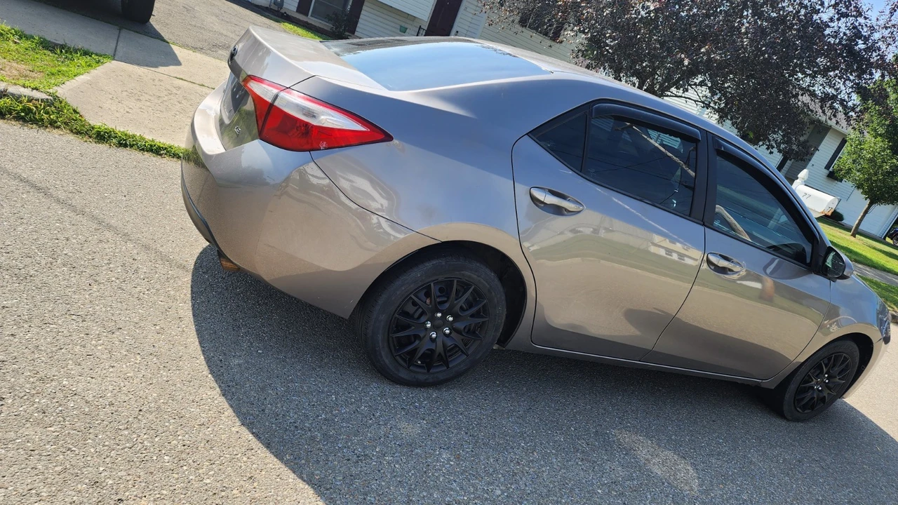 2016 Toyota Corolla 11th Gen - Image 3 of 21