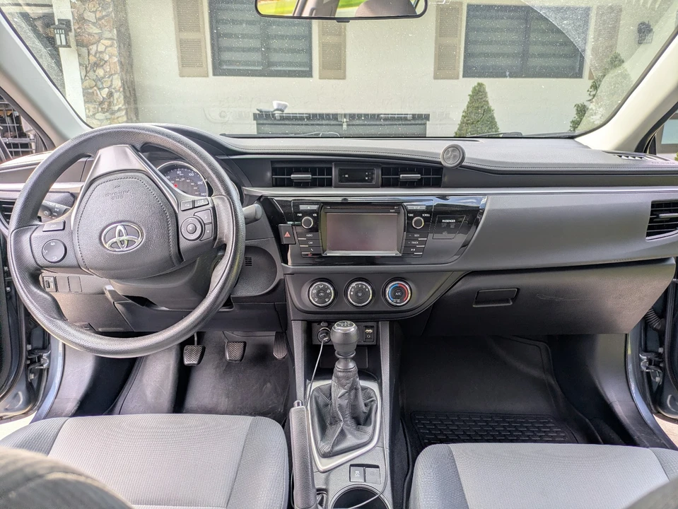2016 Toyota Corolla 11th Gen - Image 16 of 21