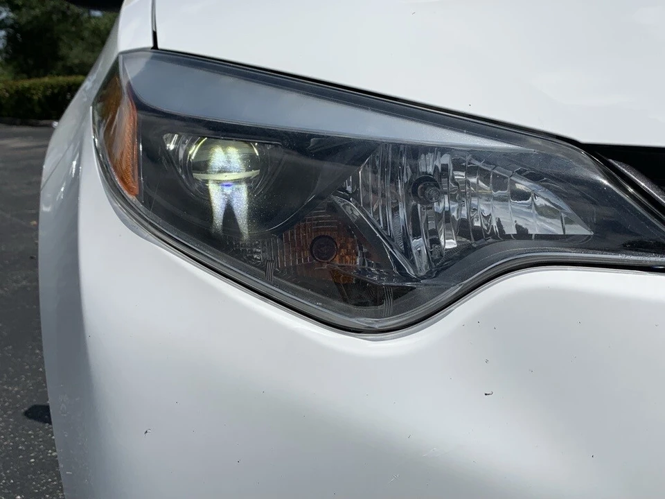 2016 Toyota Corolla 11th Gen - Image 9 of 12