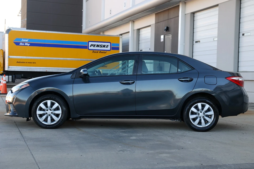 2016 Toyota Corolla 11th Gen - Image 3 of 12