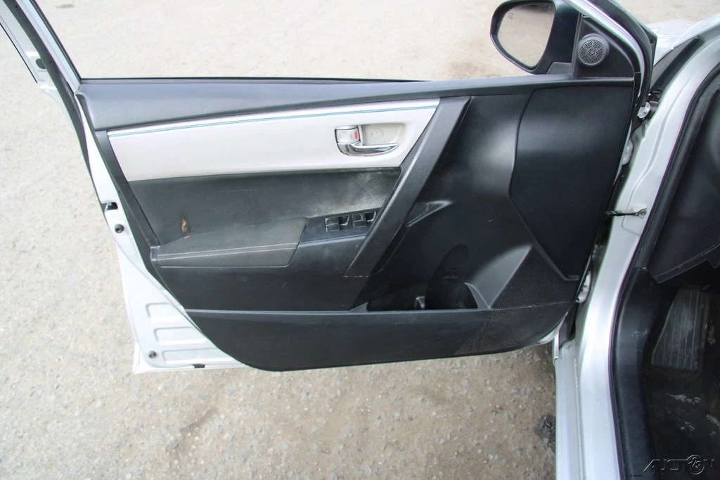 2016 Toyota Corolla 11th Gen - Image 13 of 21
