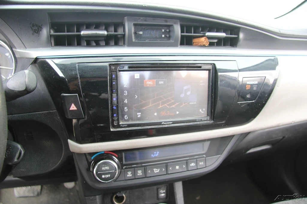 2016 Toyota Corolla 11th Gen - Image 19 of 21