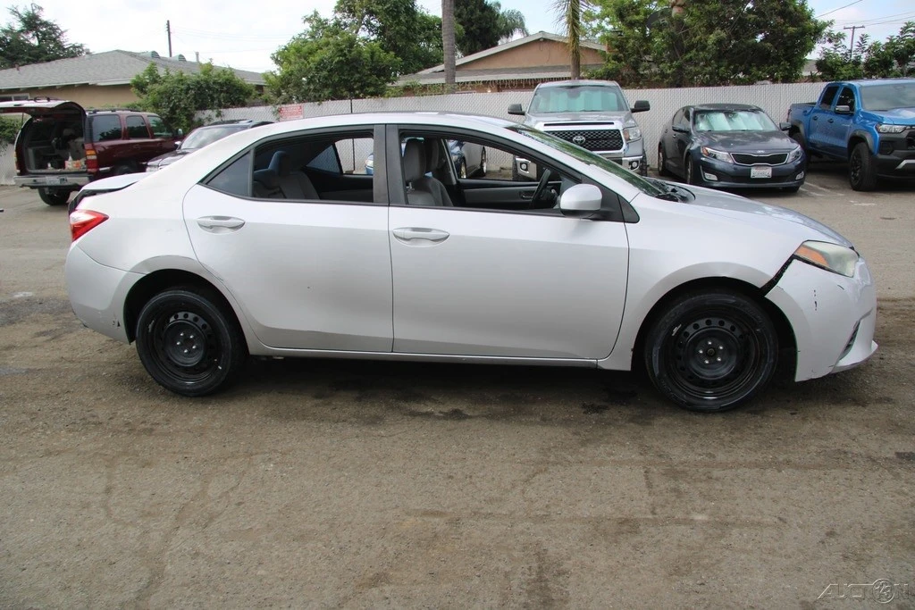 2016 Toyota Corolla 11th Gen - Image 9 of 21
