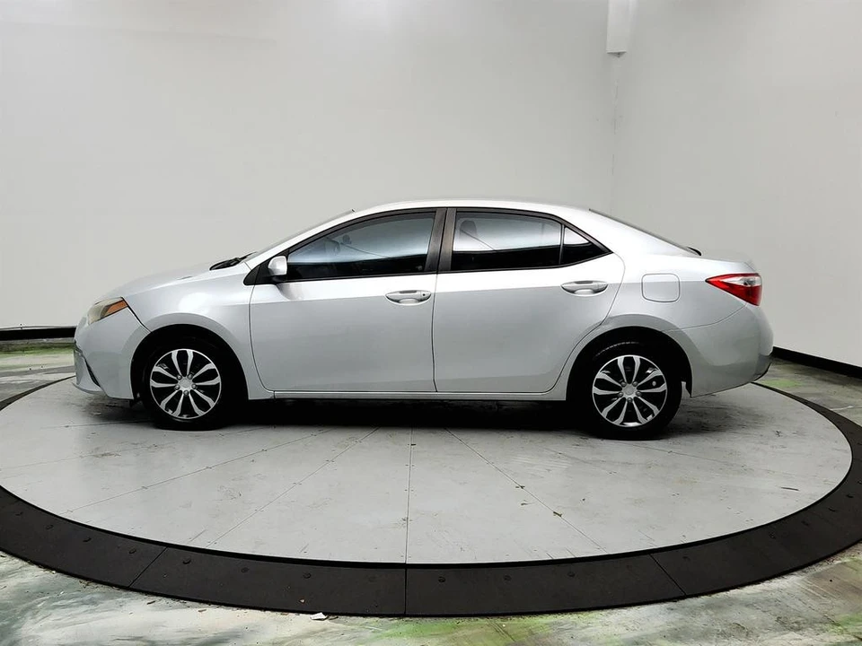 2016 Toyota Corolla 11th Gen - Image 8 of 12