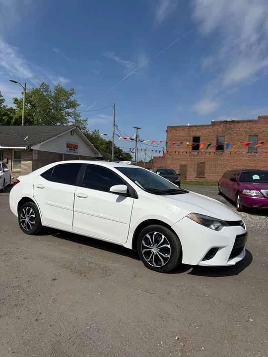 2016 Toyota Corolla 11th Gen - Image 13 of 20