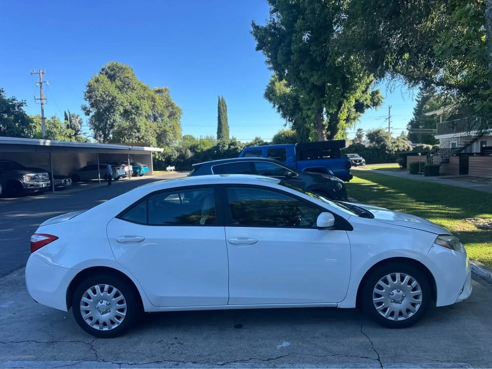 2016 Toyota Corolla 11th Gen - Image 5 of 15