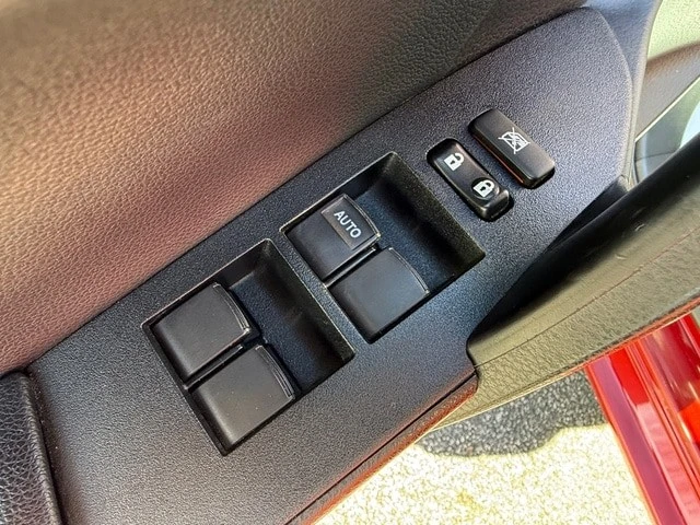 2016 Toyota Corolla 11th Gen - Image 12 of 21