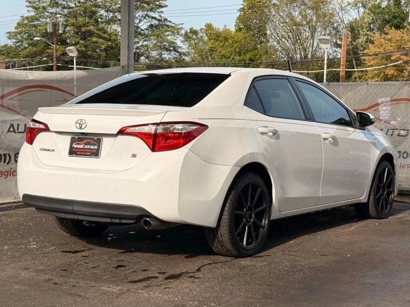 2016 Toyota Corolla 11th Gen - Image 9 of 12