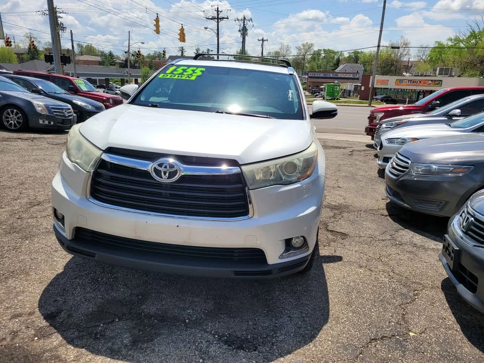 2016 Toyota Highlander - Image 2 of 17