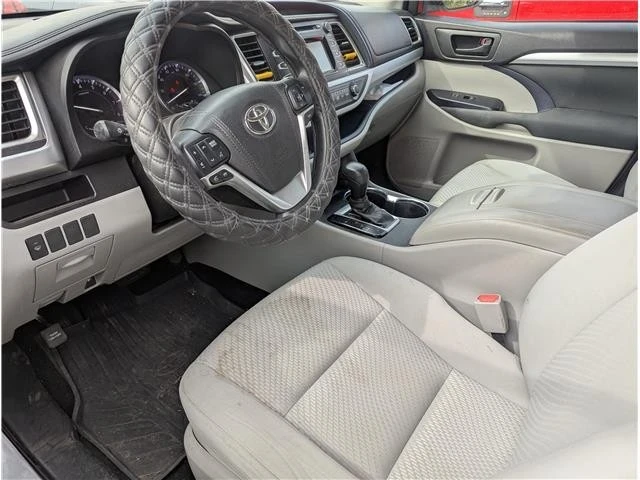 2016 Toyota Highlander - Image 5 of 11