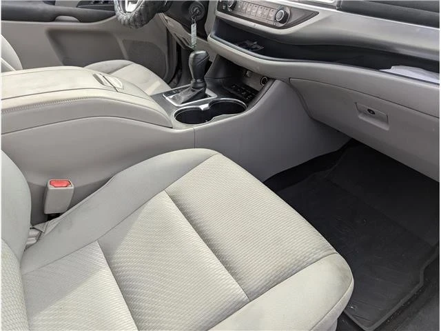 2016 Toyota Highlander - Image 7 of 11