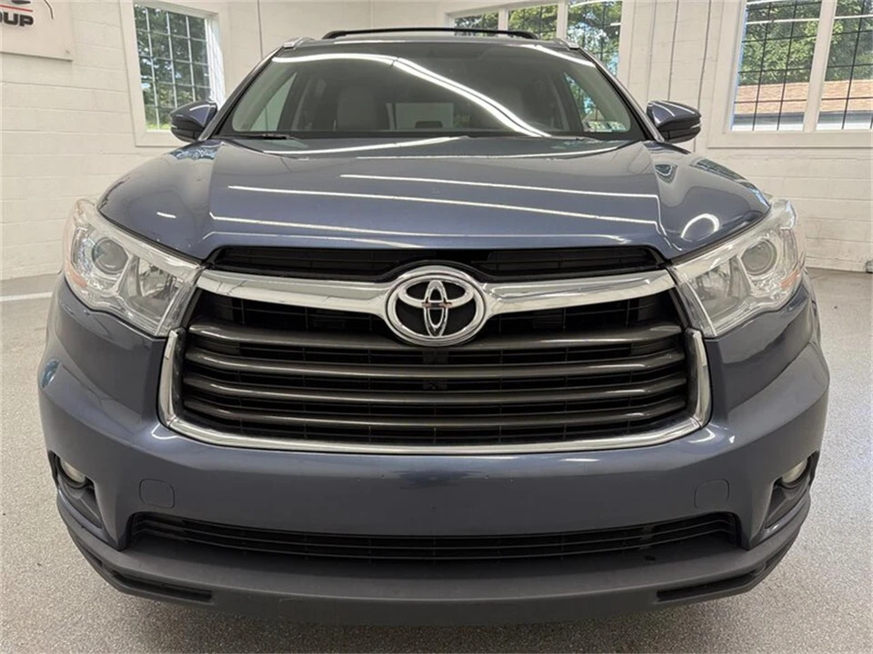 2016 Toyota Highlander - Image 2 of 16