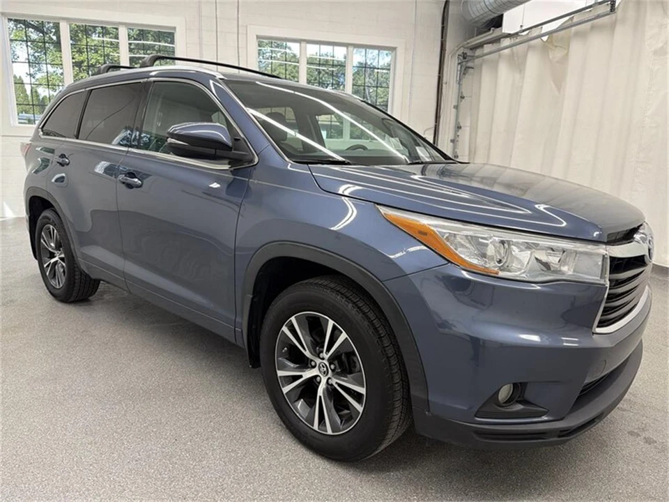 2016 Toyota Highlander - Image 3 of 16