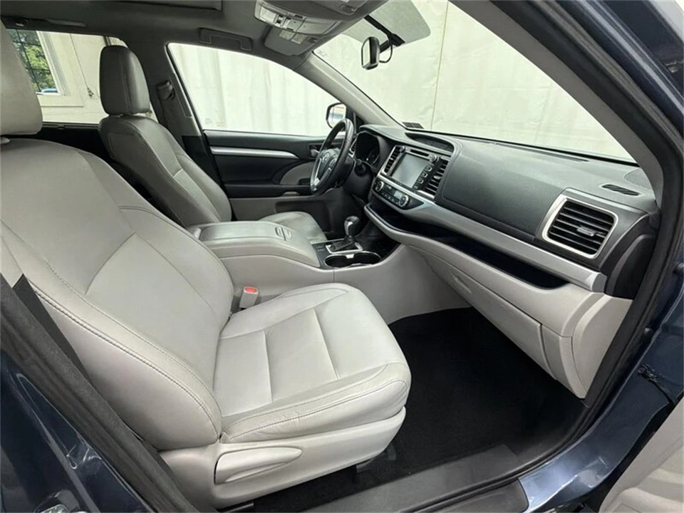 2016 Toyota Highlander - Image 13 of 16
