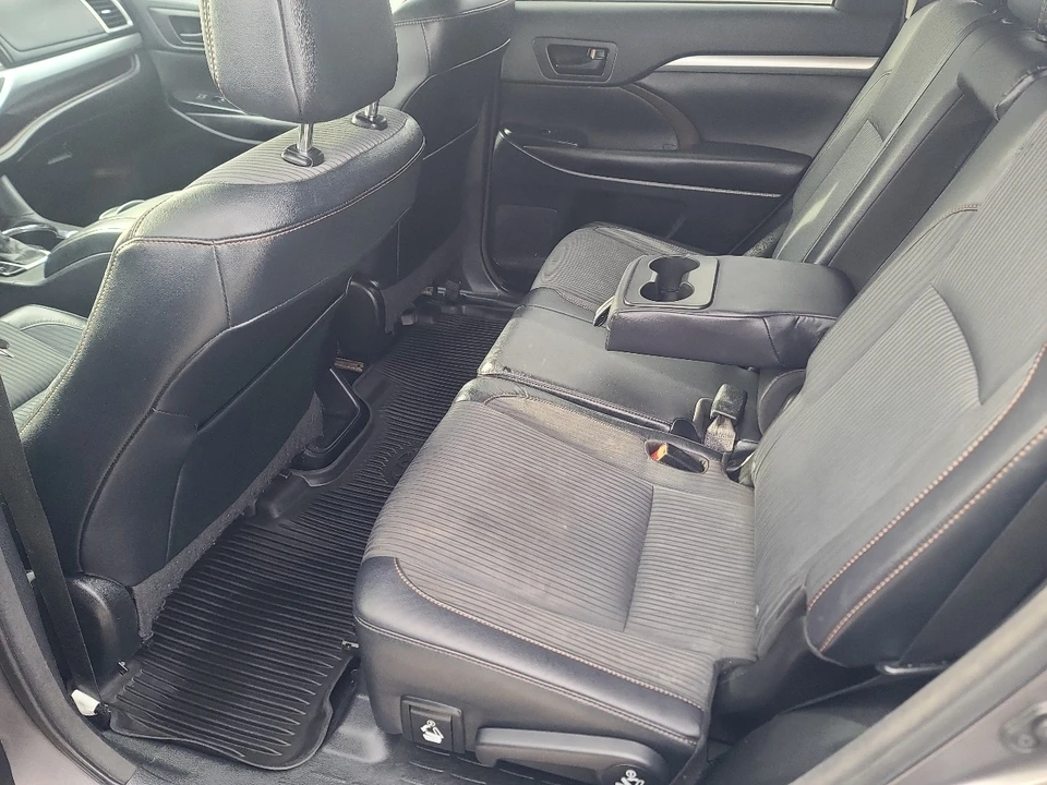 2016 Toyota Highlander - Image 11 of 21