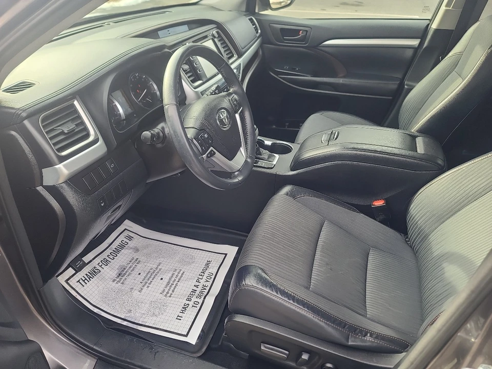 2016 Toyota Highlander - Image 10 of 21