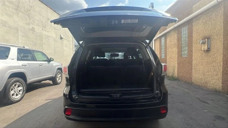2016 Toyota Highlander - Image 9 of 12