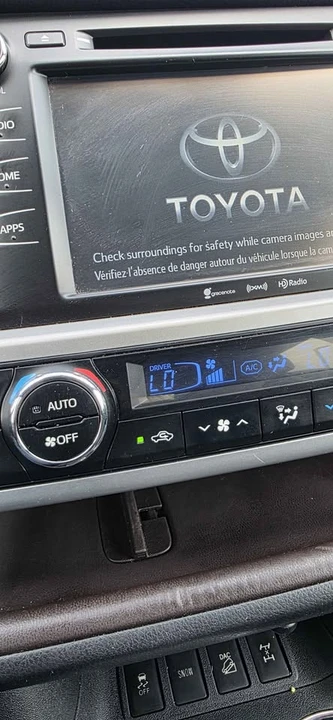 2016 Toyota Highlander - Image 15 of 18