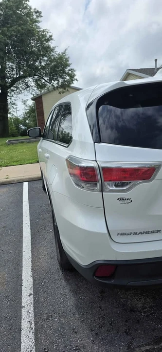 2016 Toyota Highlander - Image 2 of 18
