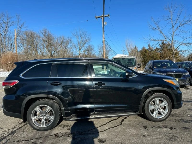 2016 Toyota Highlander - Image 8 of 12