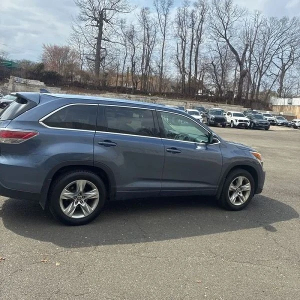 2016 Toyota Highlander - Image 8 of 12